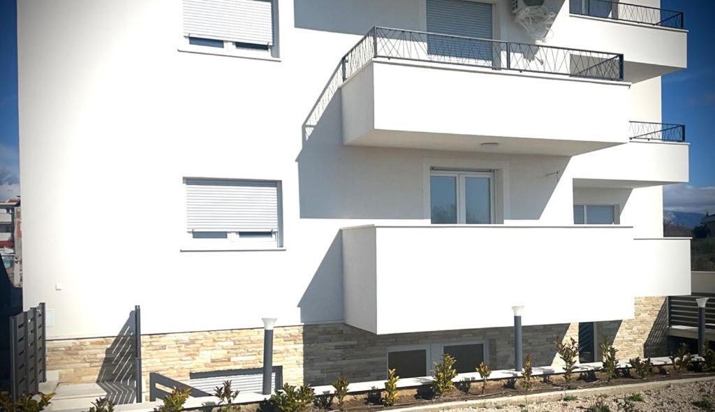 Apartment Bella โนวาลยา ภายนอก รูปภาพ