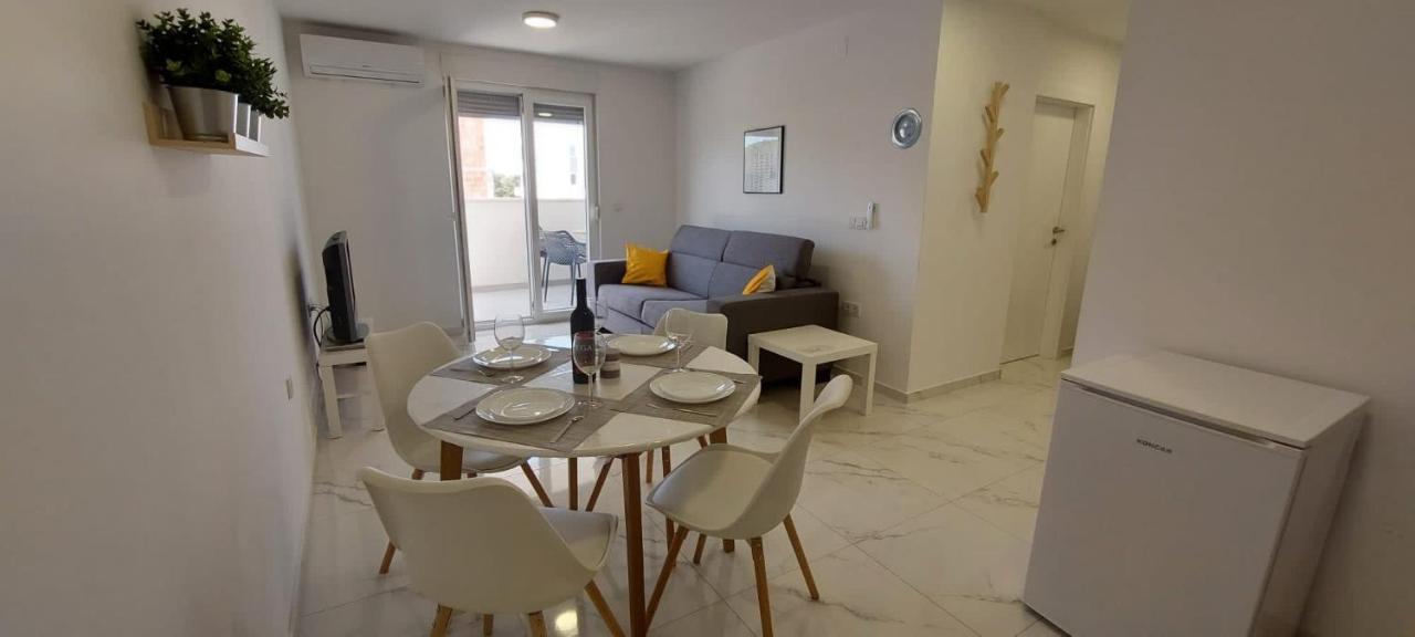 Apartment Bella โนวาลยา ภายนอก รูปภาพ