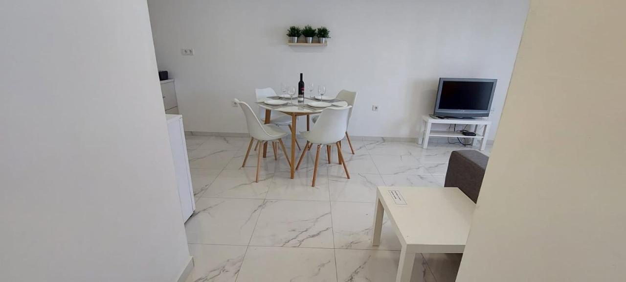 Apartment Bella โนวาลยา ภายนอก รูปภาพ